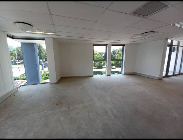 329M² OFFICE TO LET IN BRYANSTON